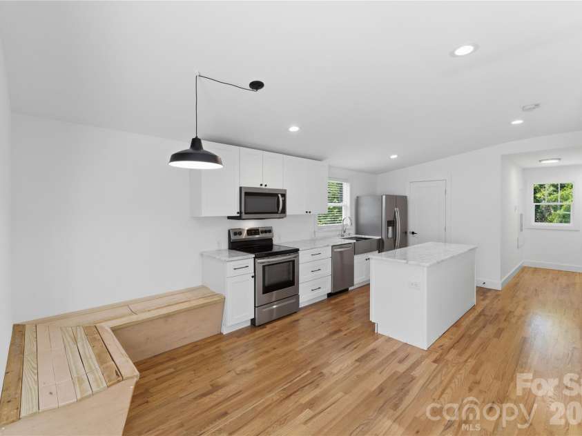 2137 Lanier Avenue, Charlotte, NC 28205.  MLS# CAR4371428, YatesRealty ID 15302. 
