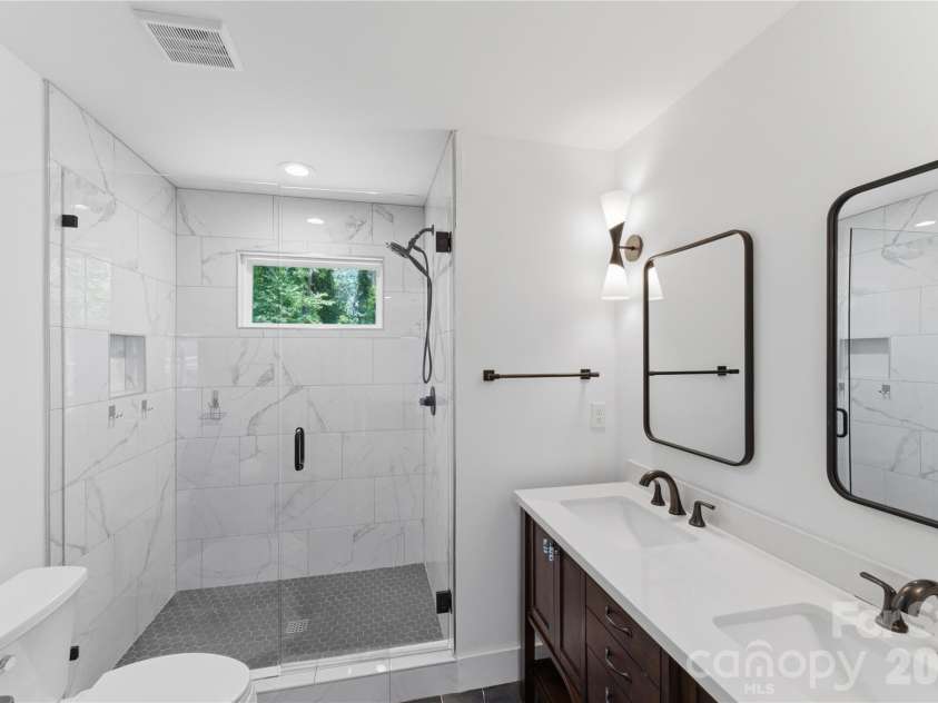 2137 Lanier Avenue, Charlotte, NC 28205.  MLS# CAR4371428, YatesRealty ID 15302. 