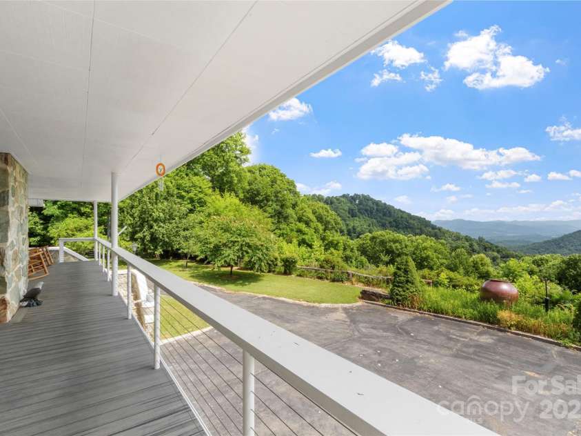 891 Moonshine Mountain Road, Burnsville, NC 28714.  MLS# CAR4261135, YatesRealty ID 15302. 