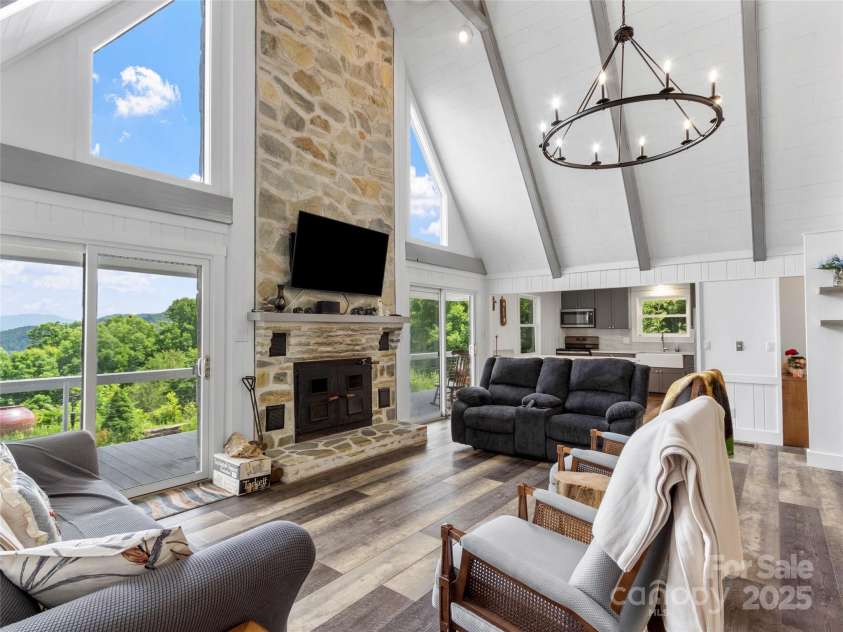 891 Moonshine Mountain Road, Burnsville, NC 28714.  MLS# CAR4261135, YatesRealty ID 15302. 