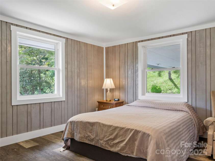 891 Moonshine Mountain Road, Burnsville, NC 28714.  MLS# CAR4261135, YatesRealty ID 15302. 