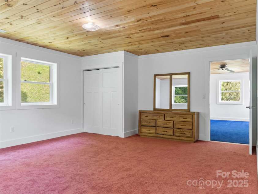 891 Moonshine Mountain Road, Burnsville, NC 28714.  MLS# CAR4261135, YatesRealty ID 15302. 