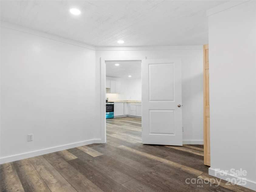 891 Moonshine Mountain Road, Burnsville, NC 28714.  MLS# CAR4261135, YatesRealty ID 15302. 