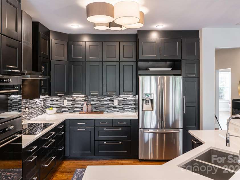 31 White Pine Drive, Asheville, NC 28805.  MLS# CAR4227367, YatesRealty ID 15303. Kitchen