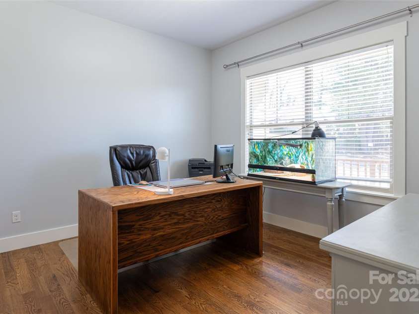31 White Pine Drive, Asheville, NC 28805.  MLS# CAR4227367, YatesRealty ID 15303. Main level guest bedroom 3