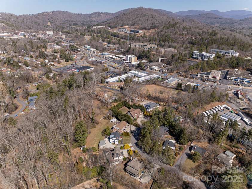 31 White Pine Drive, Asheville, NC 28805.  MLS# CAR4227367, YatesRealty ID 15303. Overhead view