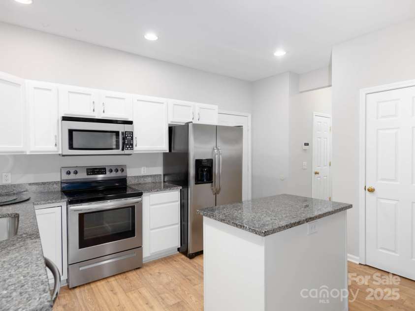 172 Foxtail Drive, Mooresville, NC 28117.  MLS# CAR4219520, YatesRealty ID 15304. 