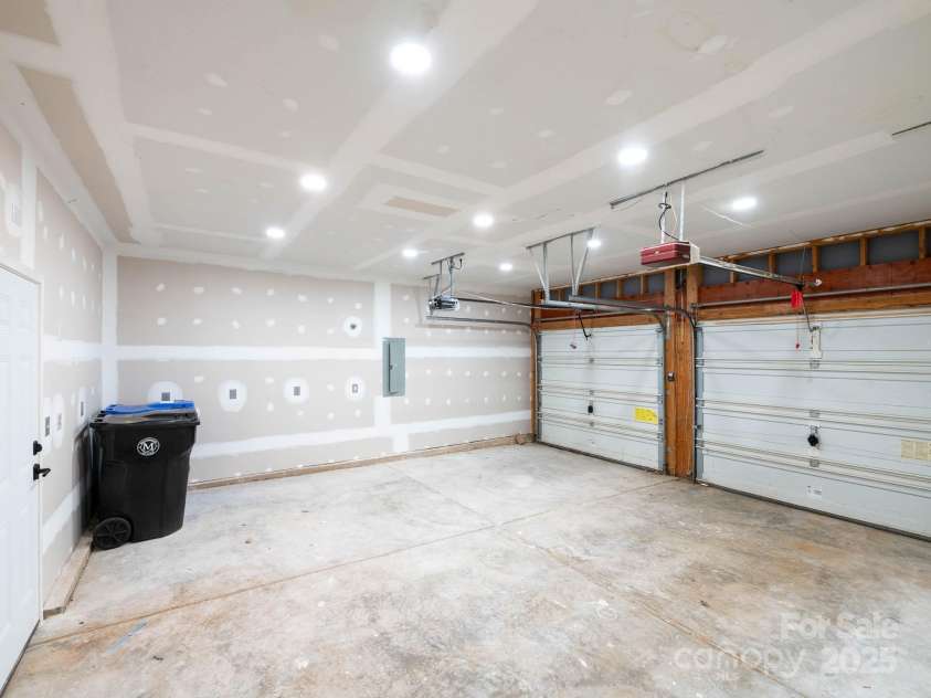 172 Foxtail Drive, Mooresville, NC 28117.  MLS# CAR4219520, YatesRealty ID 15304. 