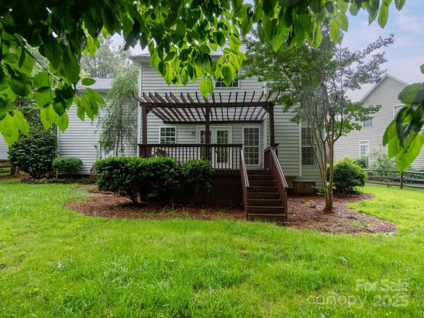 172 Foxtail Drive, Mooresville, NC 28117.  MLS# CAR4219520, YatesRealty ID 15304. 