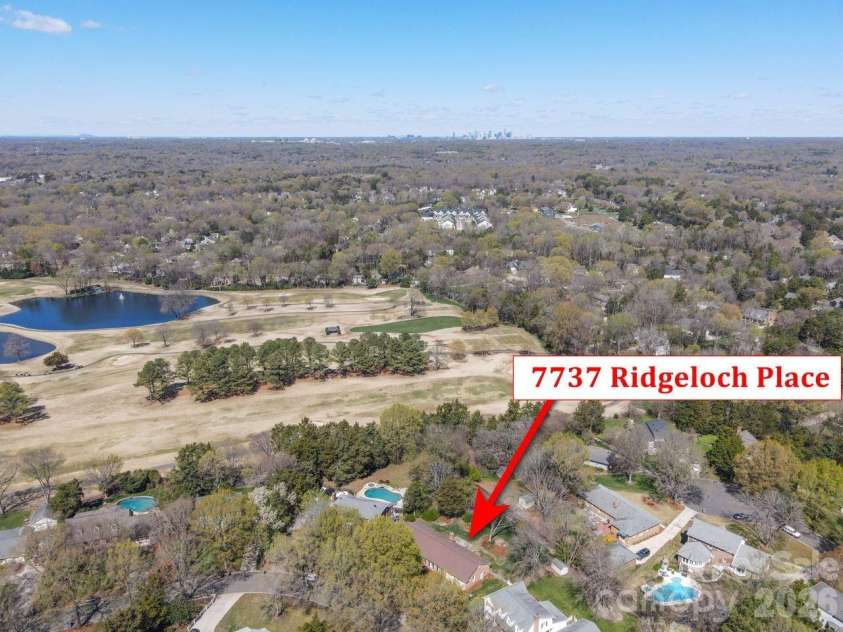 7737 Ridgeloch Place, Charlotte, NC 28226.  MLS# CAR4357956, YatesRealty ID 15304. 
