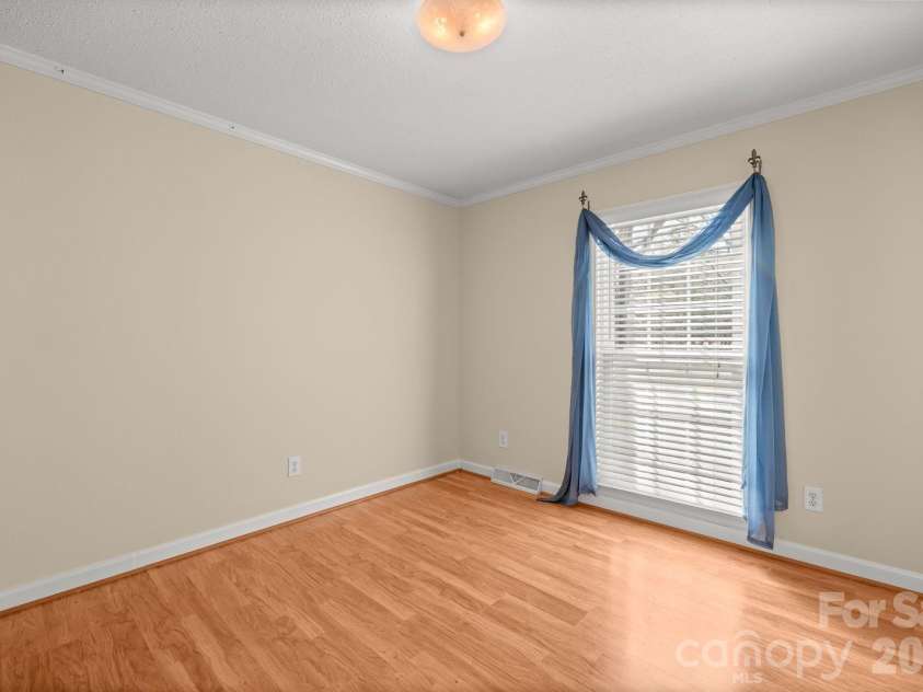 7737 Ridgeloch Place, Charlotte, NC 28226.  MLS# CAR4357956, YatesRealty ID 15304. 