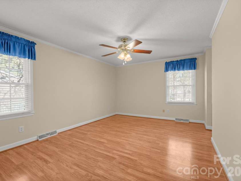 7737 Ridgeloch Place, Charlotte, NC 28226.  MLS# CAR4357956, YatesRealty ID 15304. Primary Bedroom