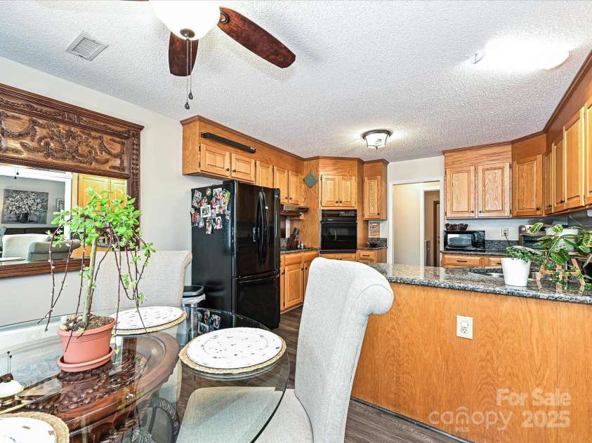 202 Cameron Drive, Kings Mountain, NC 28086.  MLS# CAR4260301, YatesRealty ID 15305. Breakfast Area