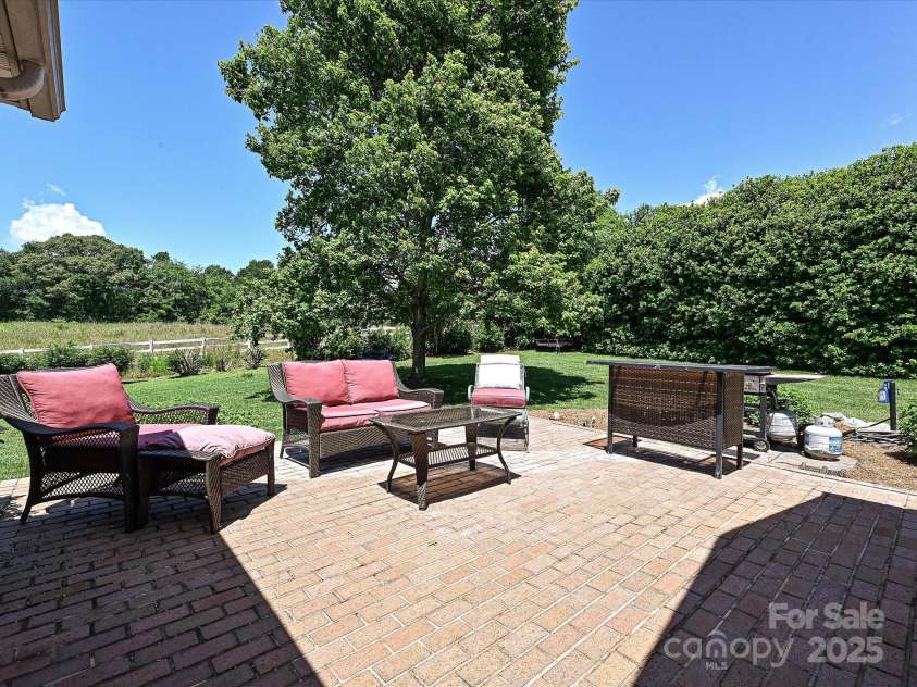 202 Cameron Drive, Kings Mountain, NC 28086.  MLS# CAR4260301, YatesRealty ID 15305. Brick Paver Patio