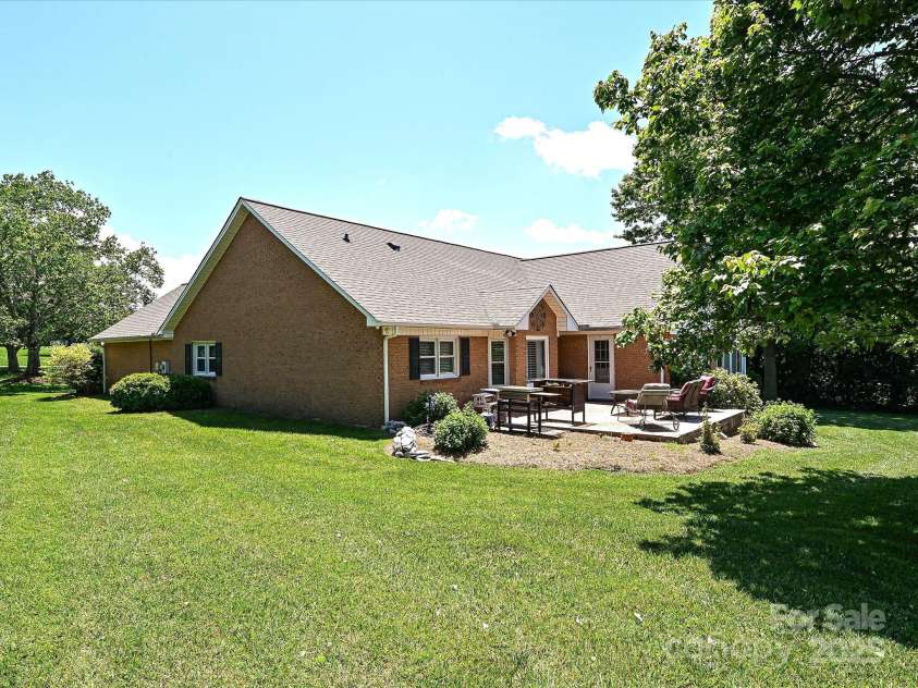 202 Cameron Drive, Kings Mountain, NC 28086.  MLS# CAR4260301, YatesRealty ID 15305. Rear