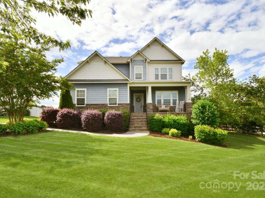 104 Rockridge Point Drive, Mooresville, NC 28117.  MLS# CAR4259415, YatesRealty ID 15306. 