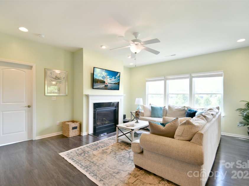 104 Rockridge Point Drive, Mooresville, NC 28117.  MLS# CAR4259415, YatesRealty ID 15306. 