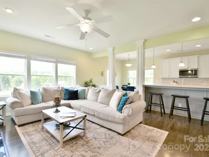 104 Rockridge Point Drive, Mooresville, NC 28117.  MLS# CAR4259415, YatesRealty ID 15306. 
