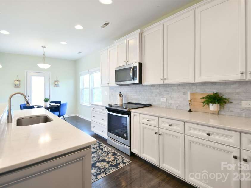 104 Rockridge Point Drive, Mooresville, NC 28117.  MLS# CAR4259415, YatesRealty ID 15306. 