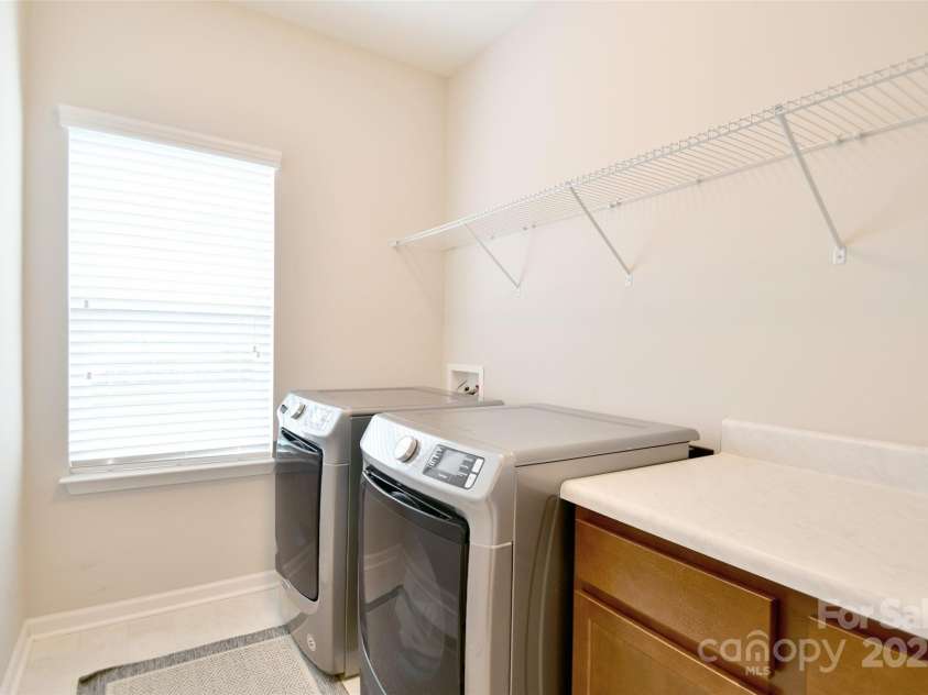 104 Rockridge Point Drive, Mooresville, NC 28117.  MLS# CAR4259415, YatesRealty ID 15306. 