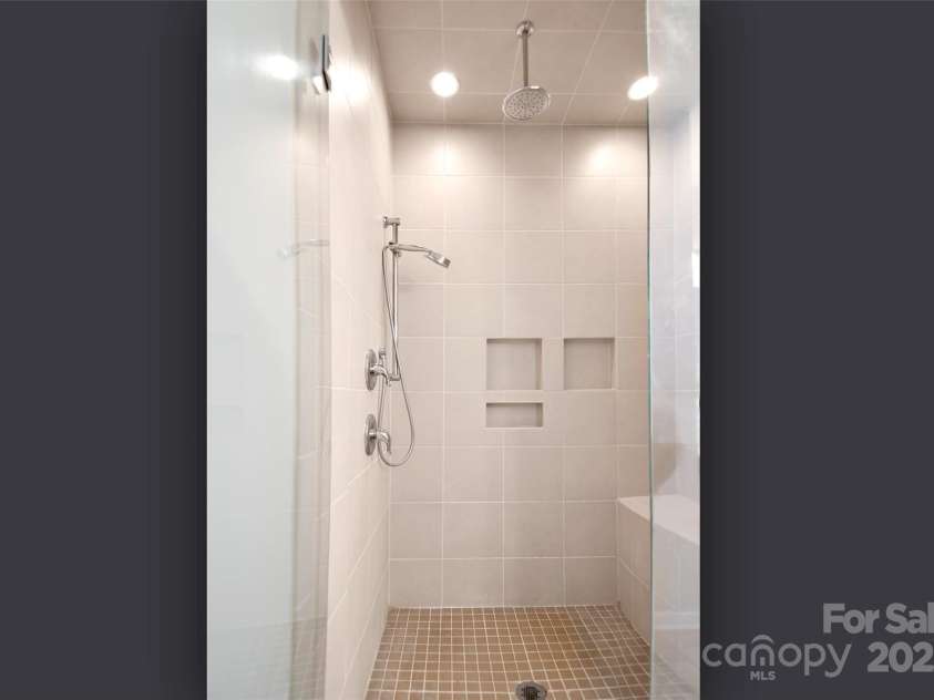 104 Rockridge Point Drive, Mooresville, NC 28117.  MLS# CAR4259415, YatesRealty ID 15306. 