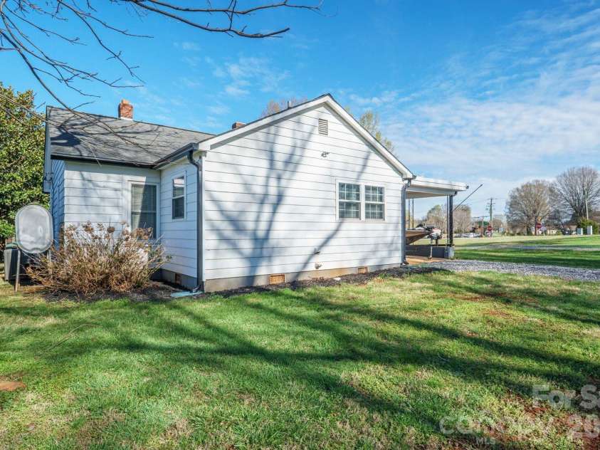 5588 River Bend Road, Claremont, NC 28610.  MLS# CAR4352896, YatesRealty ID 15306. 