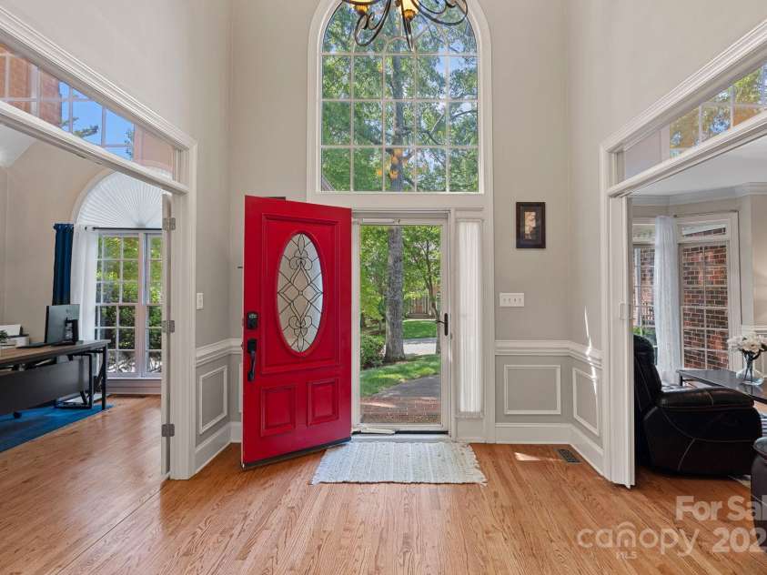 3124 Lakewood Edge Drive, Charlotte, NC 28269.  MLS# CAR4249158, YatesRealty ID 15307. 