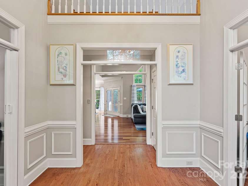 3124 Lakewood Edge Drive, Charlotte, NC 28269.  MLS# CAR4249158, YatesRealty ID 15307. 