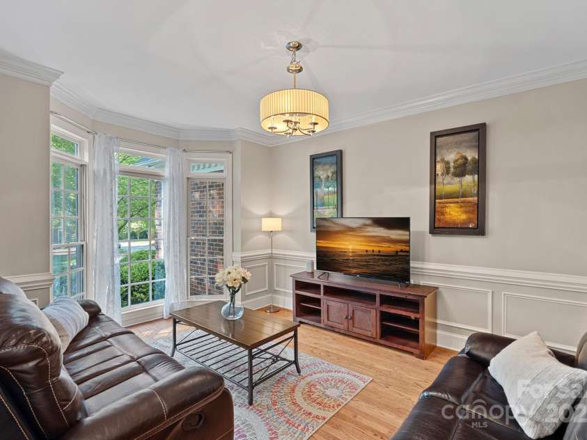 3124 Lakewood Edge Drive, Charlotte, NC 28269.  MLS# CAR4249158, YatesRealty ID 15307. 