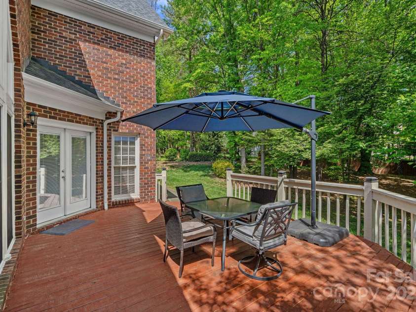 3124 Lakewood Edge Drive, Charlotte, NC 28269.  MLS# CAR4249158, YatesRealty ID 15307. 