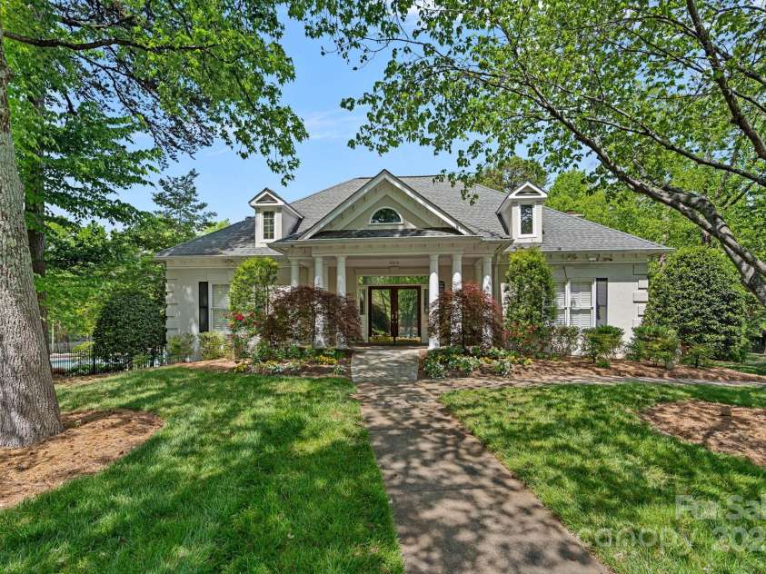 3124 Lakewood Edge Drive, Charlotte, NC 28269.  MLS# CAR4249158, YatesRealty ID 15307. 