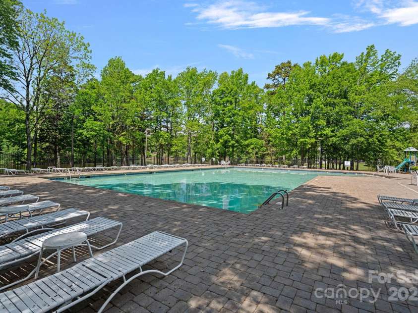 3124 Lakewood Edge Drive, Charlotte, NC 28269.  MLS# CAR4249158, YatesRealty ID 15307. 