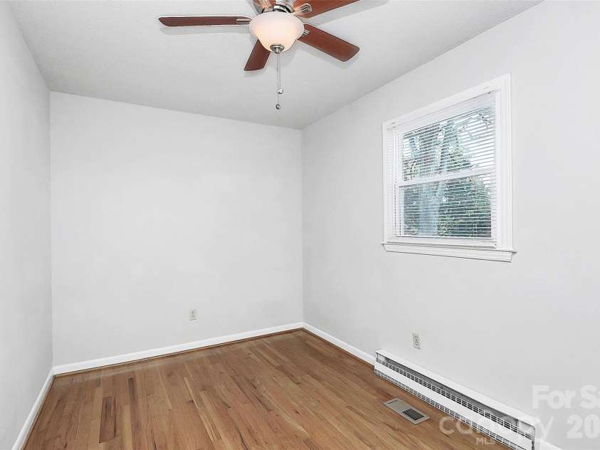 3201 Smith Farm Road, Matthews, NC 28104.  MLS# CAR4366663, YatesRealty ID 15307. 