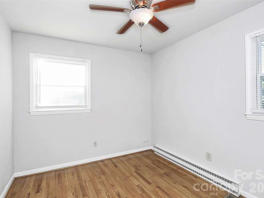 3201 Smith Farm Road, Matthews, NC 28104.  MLS# CAR4366663, YatesRealty ID 15307. 