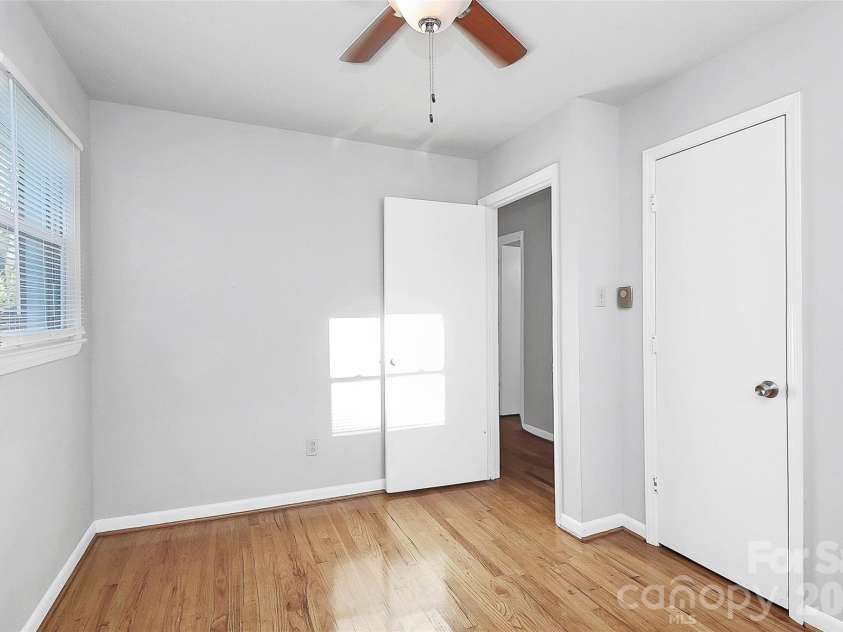 3201 Smith Farm Road, Matthews, NC 28104.  MLS# CAR4366663, YatesRealty ID 15307. 