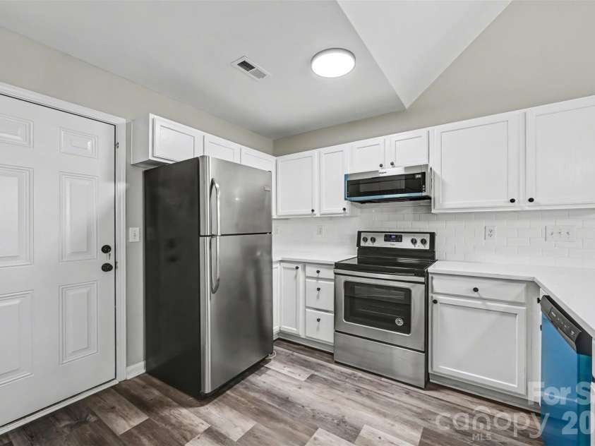 2617 Forest Grove Court, Charlotte, NC 28269.  MLS# CAR4370074, YatesRealty ID 15308. 