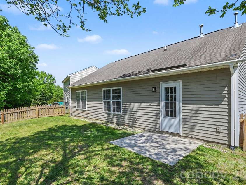2617 Forest Grove Court, Charlotte, NC 28269.  MLS# CAR4370074, YatesRealty ID 15308. 