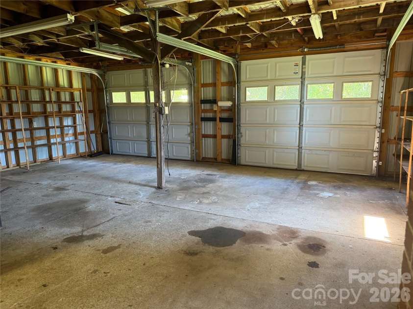 3532 16th Street, Hickory, NC 28601.  MLS# CAR4304776, YatesRealty ID 15309. 2 car garage at basement