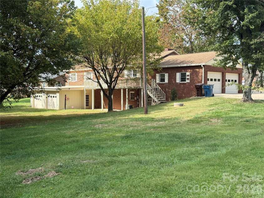 3532 16th Street, Hickory, NC 28601.  MLS# CAR4304776, YatesRealty ID 15309. Backyard