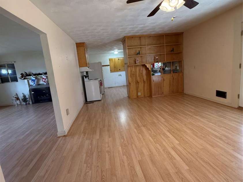 3532 16th Street, Hickory, NC 28601.  MLS# CAR4304776, YatesRealty ID 15309. Dining room 
