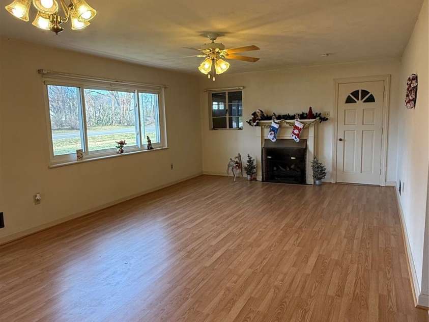 3532 16th Street, Hickory, NC 28601.  MLS# CAR4304776, YatesRealty ID 15309. Living room 