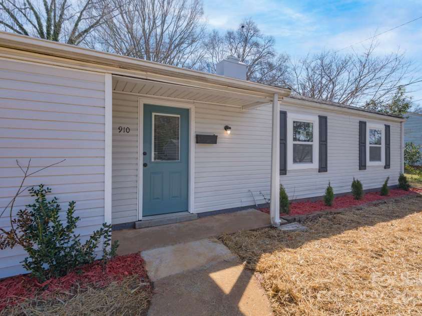 910 Mcdow Drive, Rock Hill, SC 29732.  MLS# CAR4225731, YatesRealty ID 15309. 
