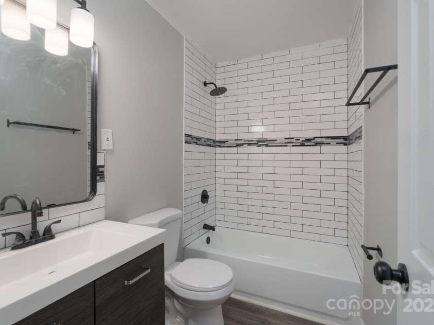 910 Mcdow Drive, Rock Hill, SC 29732.  MLS# CAR4225731, YatesRealty ID 15309. 