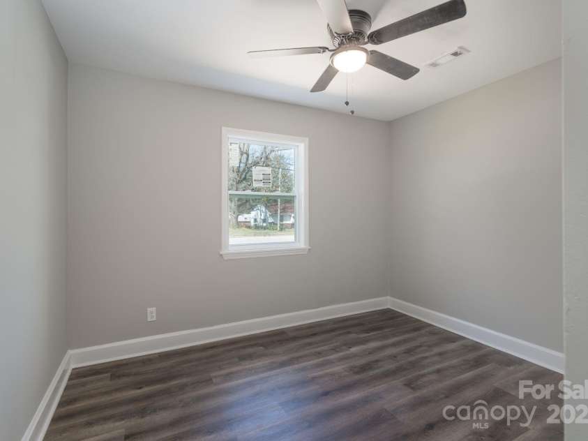 910 Mcdow Drive, Rock Hill, SC 29732.  MLS# CAR4225731, YatesRealty ID 15309. 