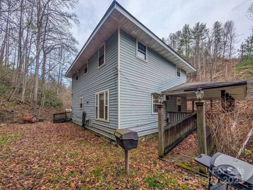 77 Griffith Branch Road, Green Mountain, NC 28740.  MLS# CAR4328405, YatesRealty ID 1531. 