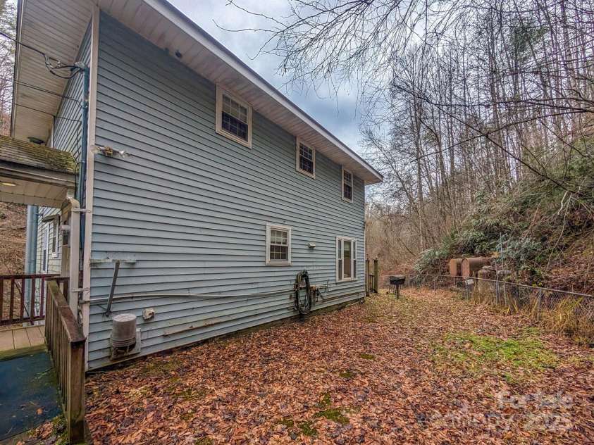 77 Griffith Branch Road, Green Mountain, NC 28740.  MLS# CAR4328405, YatesRealty ID 1531. 