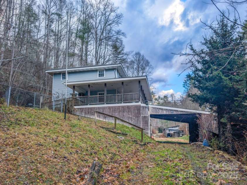 77 Griffith Branch Road, Green Mountain, NC 28740.  MLS# CAR4328405, YatesRealty ID 1531. 