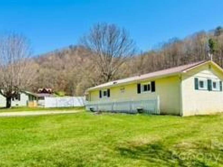 1638 Hughes Gap Road, Bakersville, NC 28705.  MLS# CAR4366317, YatesRealty ID 15310. 