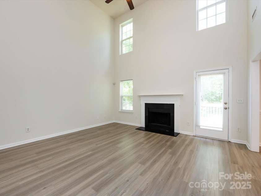521 Ellingsworth Lane, Charlotte, NC 28214.  MLS# CAR4252479, YatesRealty ID 15310. Living room