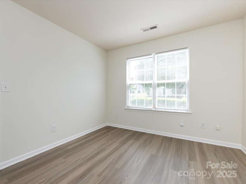 521 Ellingsworth Lane, Charlotte, NC 28214.  MLS# CAR4252479, YatesRealty ID 15310. Main level guest suite